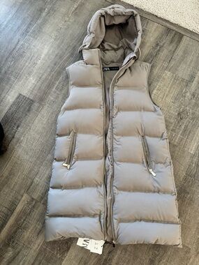Zara vest, NWT